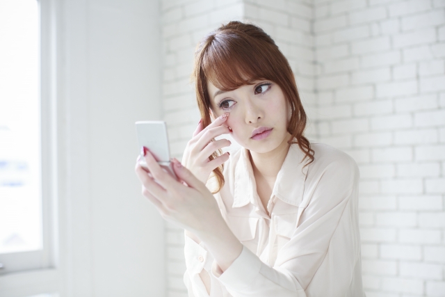 ナイトアイボーテ, 化粧,水